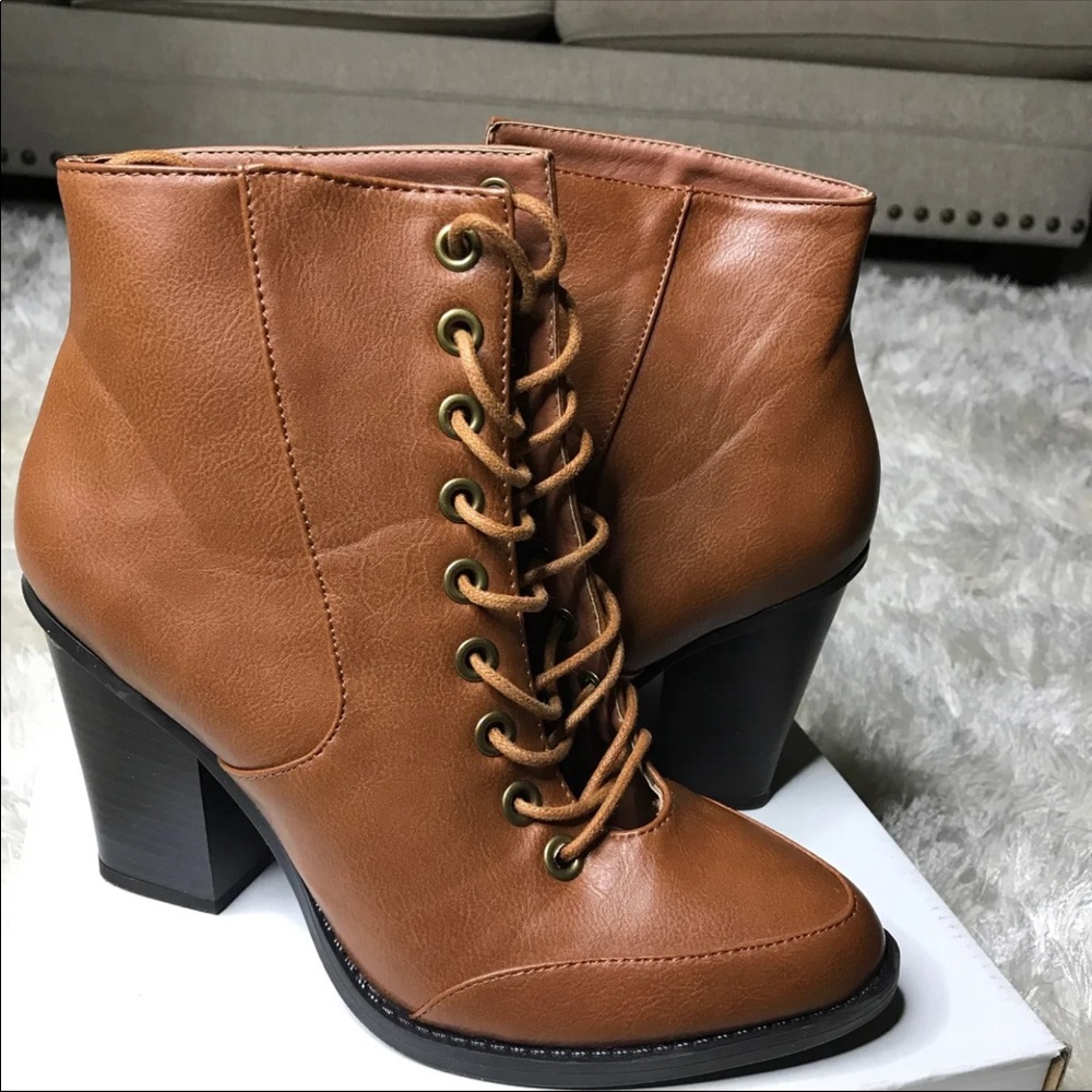 Heeled boots